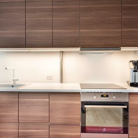Beautiful 1 Bedroom With Terrace *