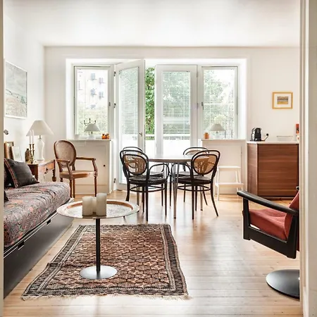Beautiful 1 Bedroom With Terrace